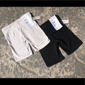 ARITZIA Tna biker short duo gray and black XS